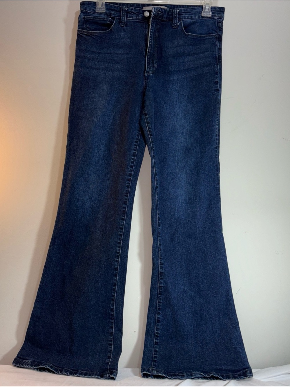 Joe’s Unisex Dark Blue Flared Jeans Sz 32. J-31